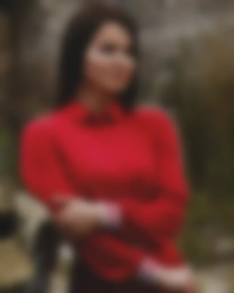 Elena Profile image 4